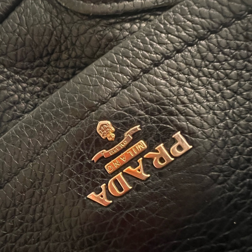 💯 Prada Black Leather Handbag - Picture 12 of 16